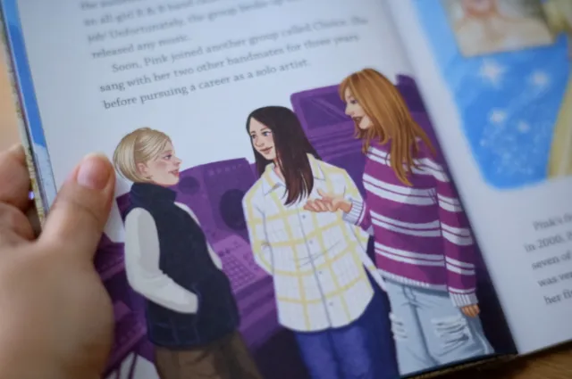 Illustration by Manu Cunhas of three young women beside a purple sofa