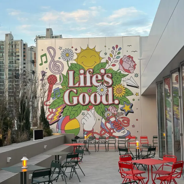 Season of Victory's colorful Life's Good mural at LG Ground220 terrace