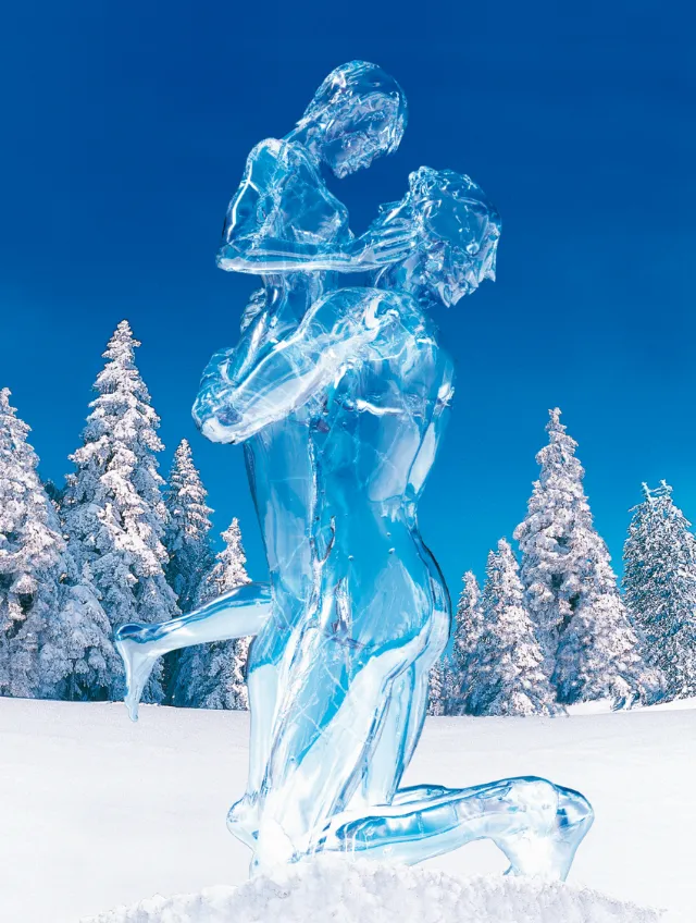 Lovely couple ice sculpture
